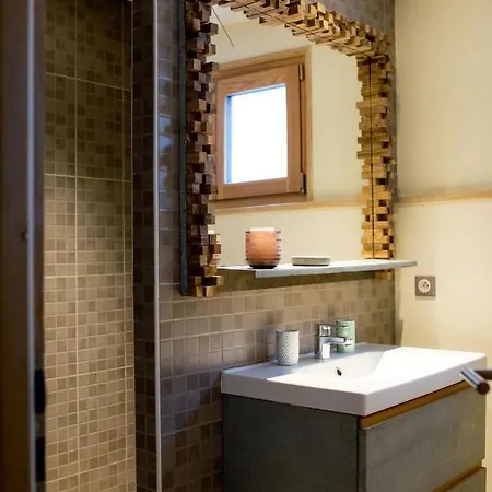 Les Loges De Lily Holiday home *